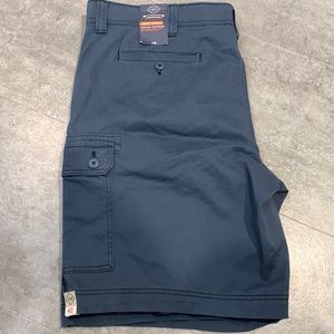 NWT St. John's Bay Pewter Blue Comfort Stretch Cargo Shorts Size 42